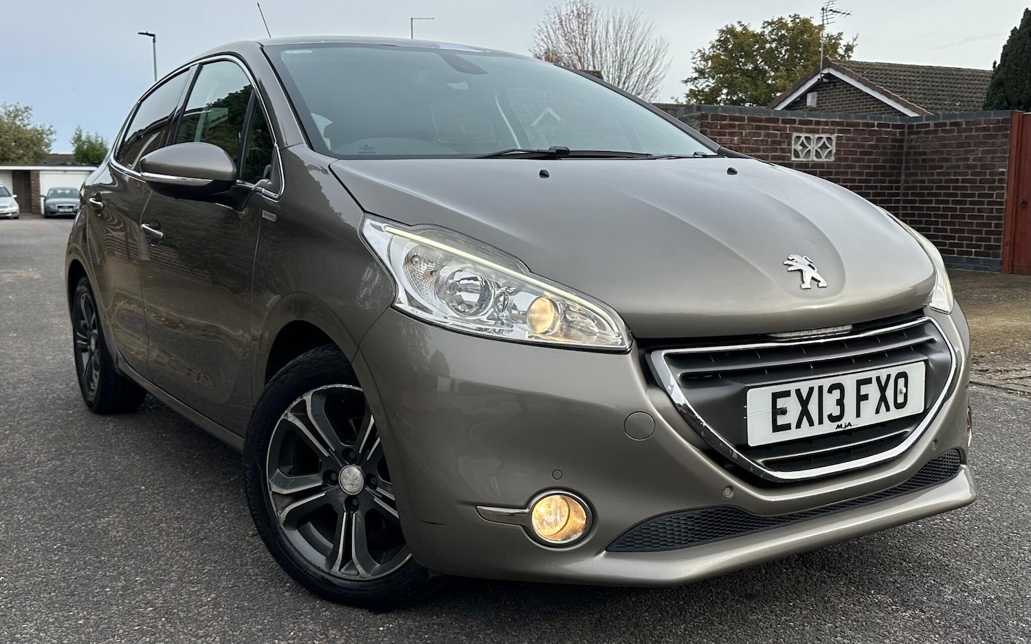 Used Peugeot 208 2013 for sale - 77157631: Photo 1