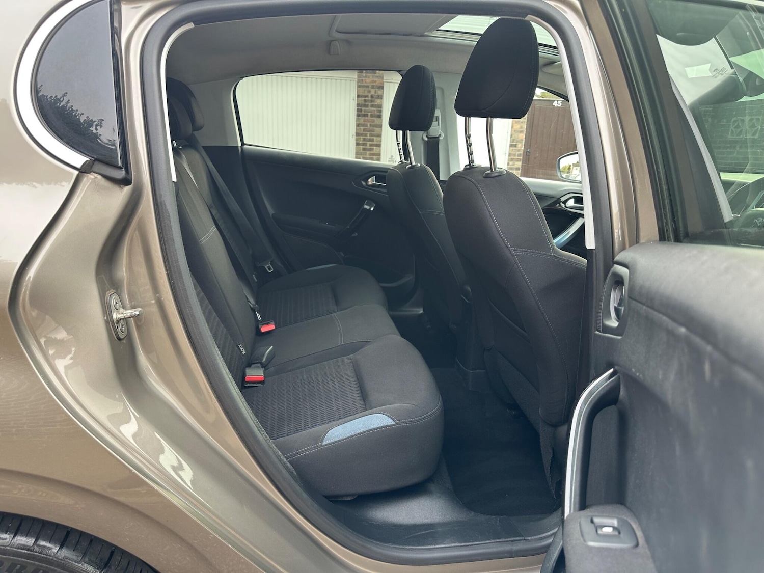 Used Peugeot 208 2013 for sale - 77157631: Photo 12