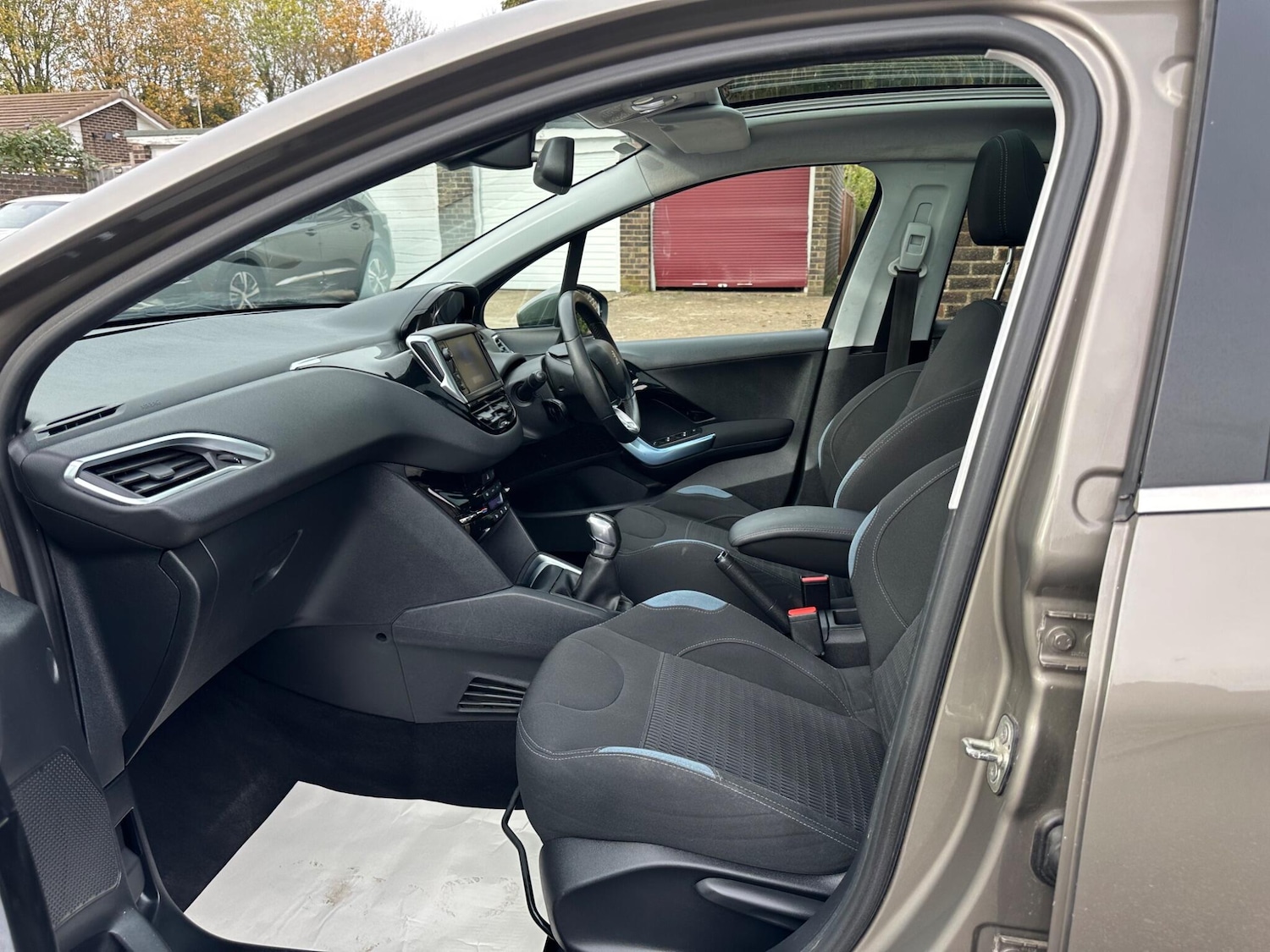 Used Peugeot 208 2013 for sale - 77157631: Photo 15