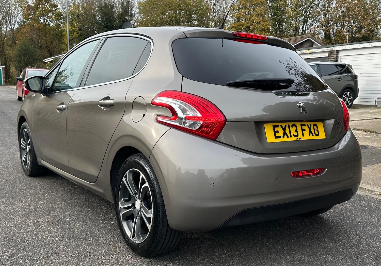 Used Peugeot 208 2013 for sale - 77157631: Photo 6