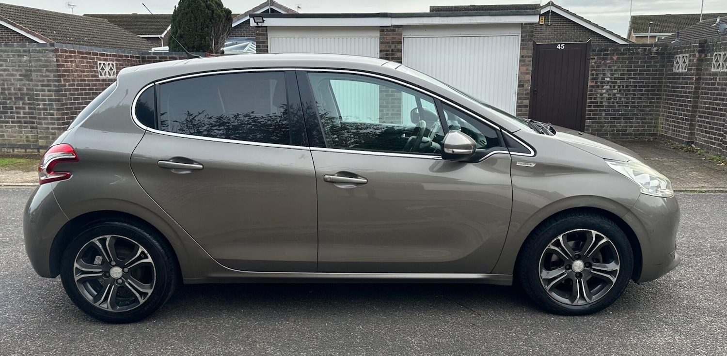 Used Peugeot 208 2013 for sale - 77157631: Photo 9