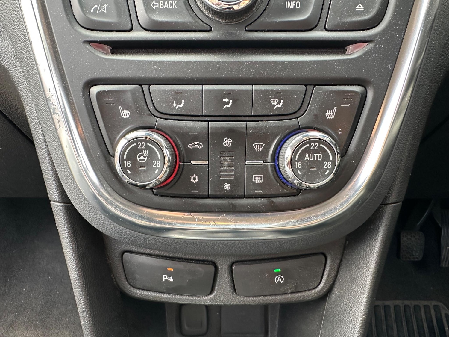 Used Vauxhall Mokka 2015 for sale - 77157600: Photo 18