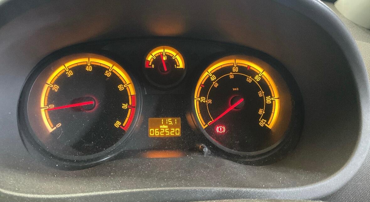 Used Vauxhall Corsa 2010 for sale - 77157635: Photo 10