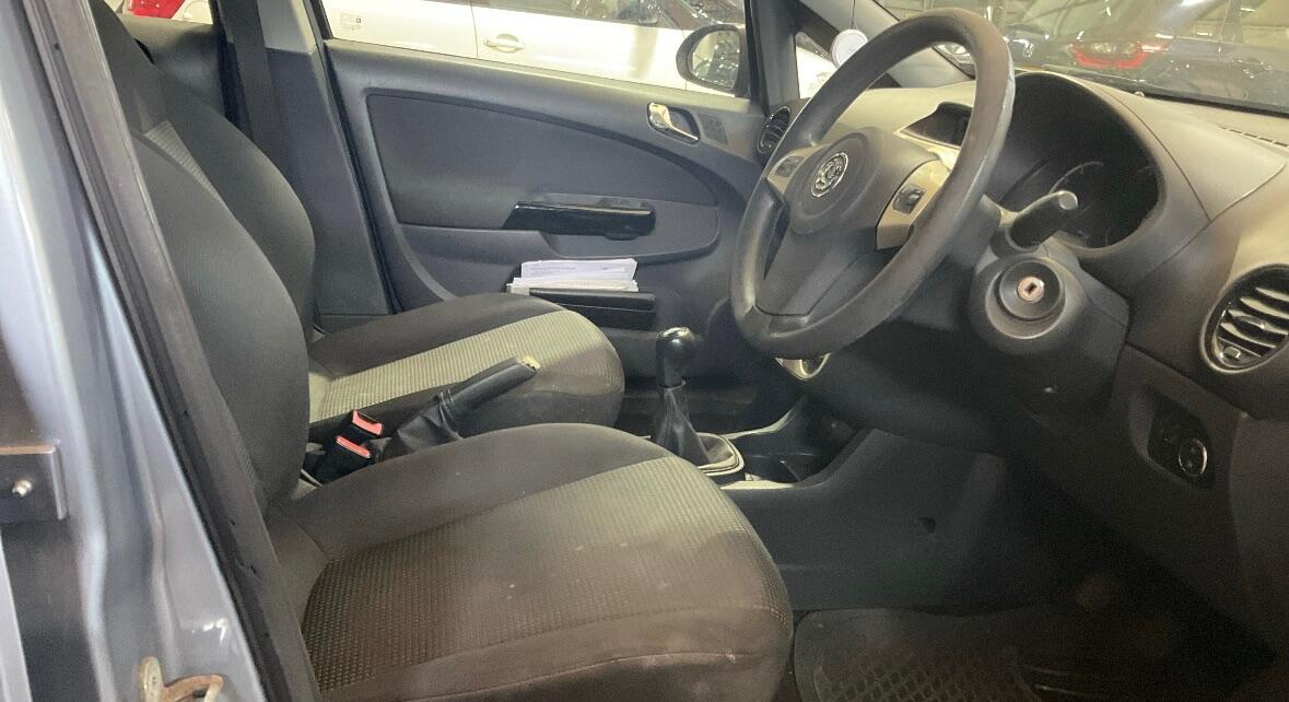 Used Vauxhall Corsa 2010 for sale - 77157635: Photo 9