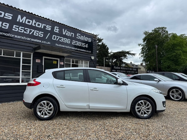 Used Renault Megane 2012 for sale - 74130240: Photo 2