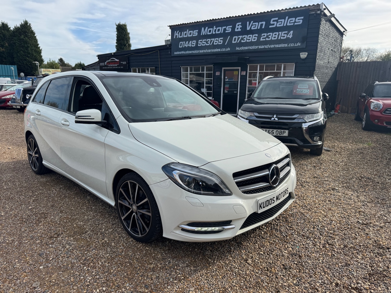 Used Mercedes-Benz B Class 2011 for sale - 76391948: Photo 2