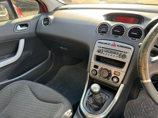 Used Peugeot 308 2010 for sale - 74593781: Photo 13