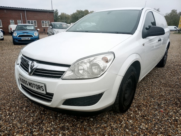 Used Vauxhall Astra Van 2013 for sale - 76165186: Photo 2