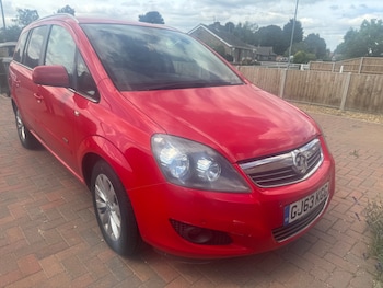 2013 (63) - 1.6i [115] Design Nav 5dr