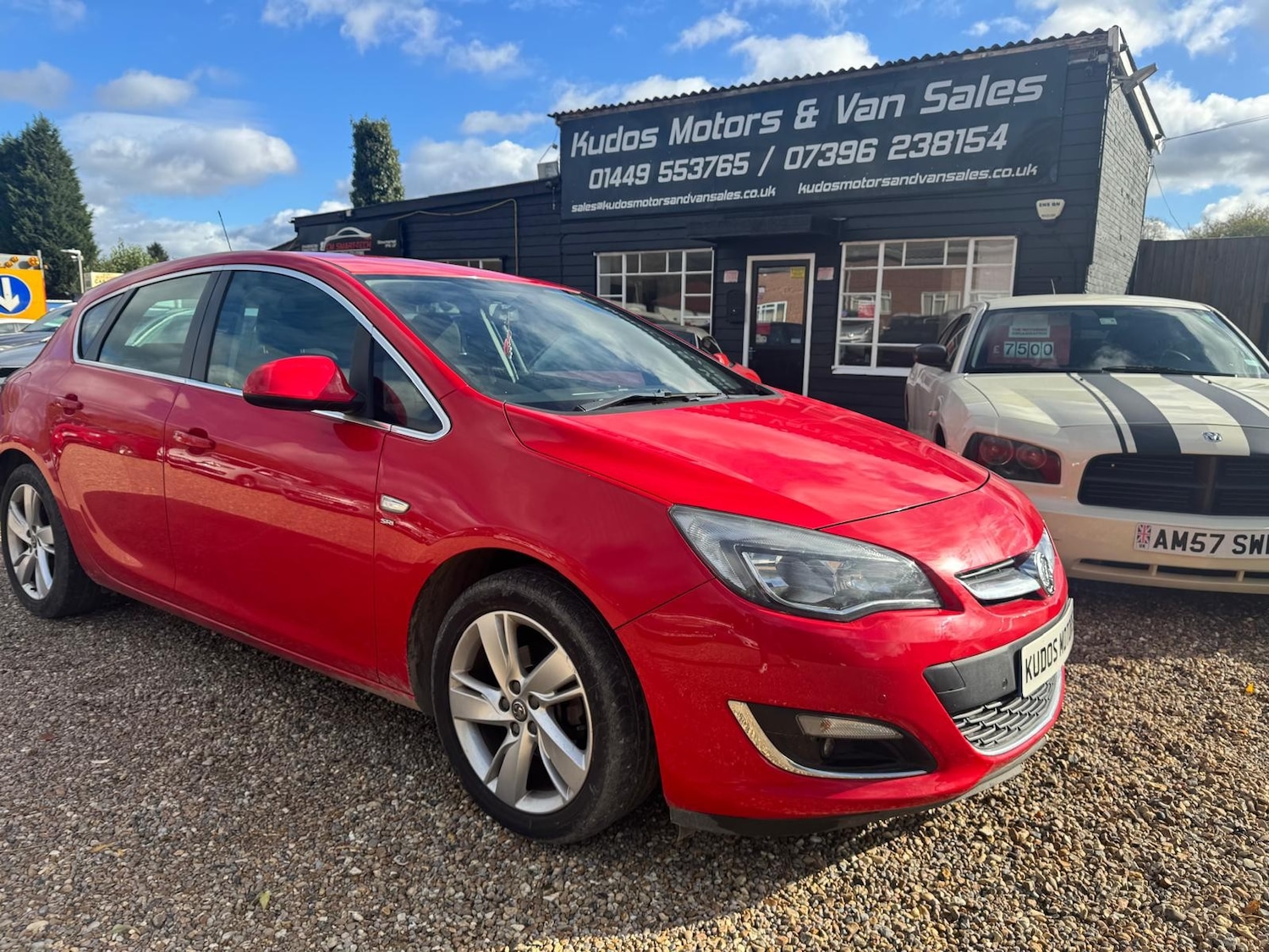 Used Vauxhall Astra 2013 for sale - 76364385: Photo 2
