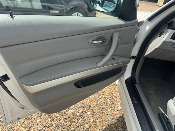 Used BMW 3 Series 2011 for sale - 75482879: Photo 12