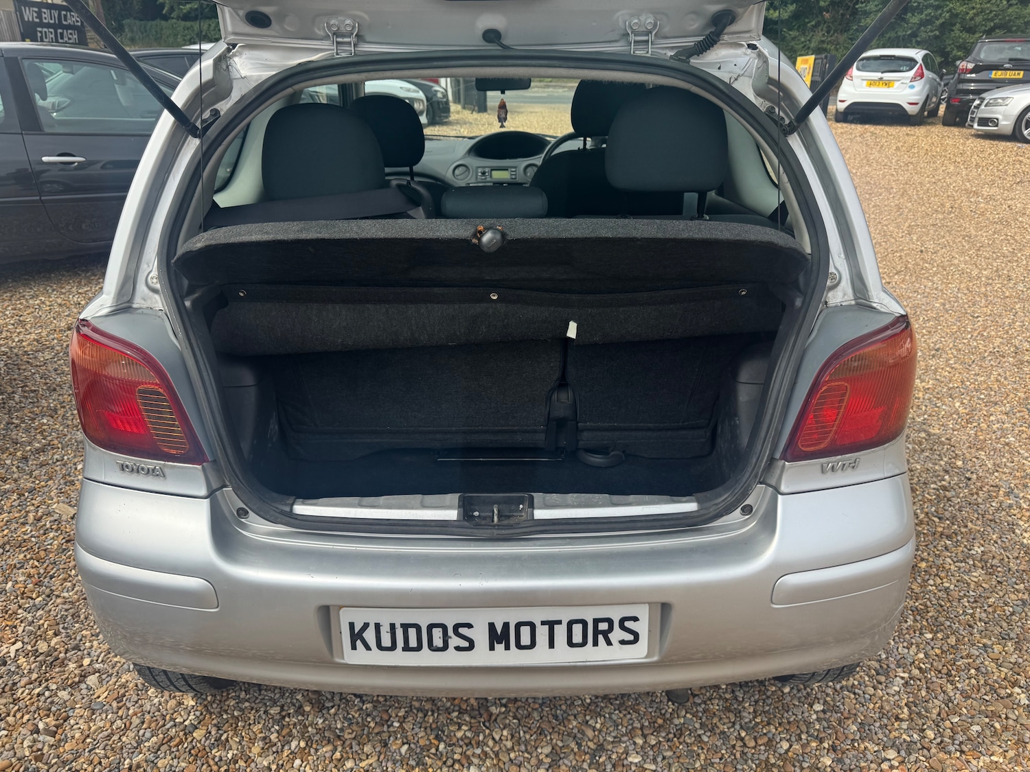 Used Toyota Yaris 2005 for sale - 76352966: Photo 11