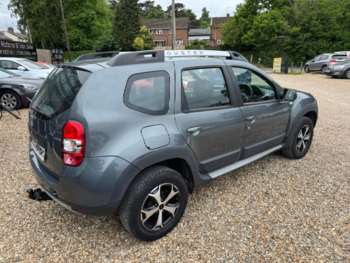 Used Dacia Duster 2017 for sale - 74130265: Photo