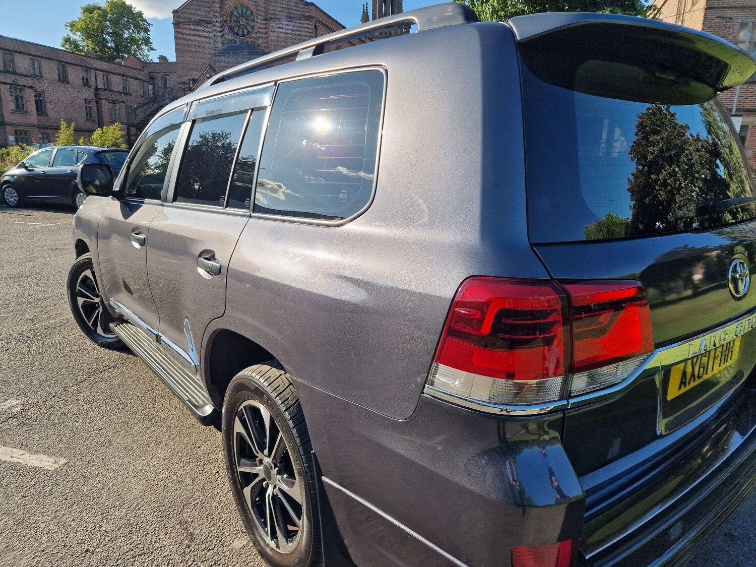 Used Toyota Land Cruiser 2011 for sale - 77671384: Photo 12