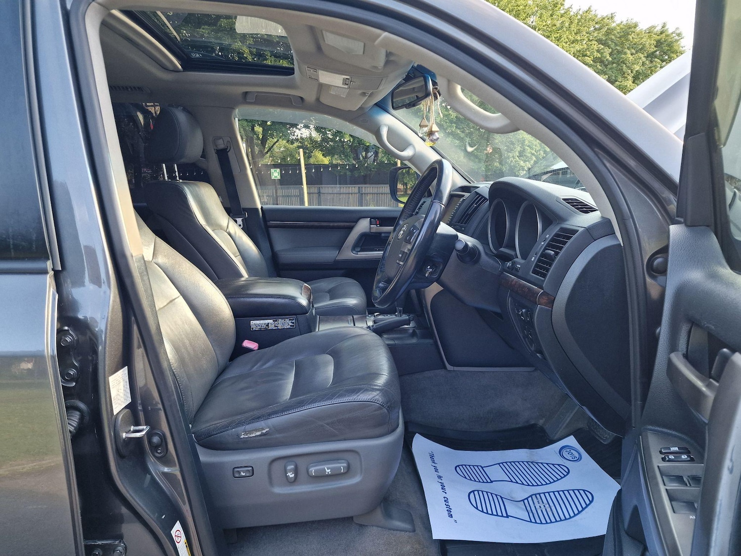 Used Toyota Land Cruiser 2011 for sale - 77671384: Photo 34