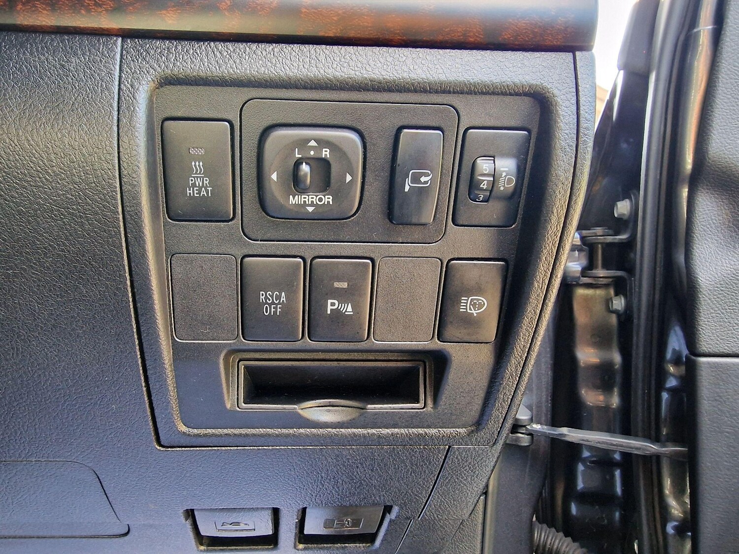 Used Toyota Land Cruiser 2011 for sale - 77671384: Photo 57