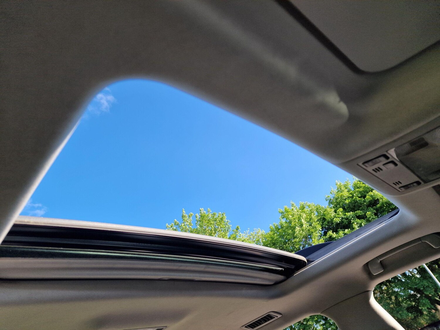 Used Toyota Land Cruiser 2011 for sale - 77671384: Photo 71