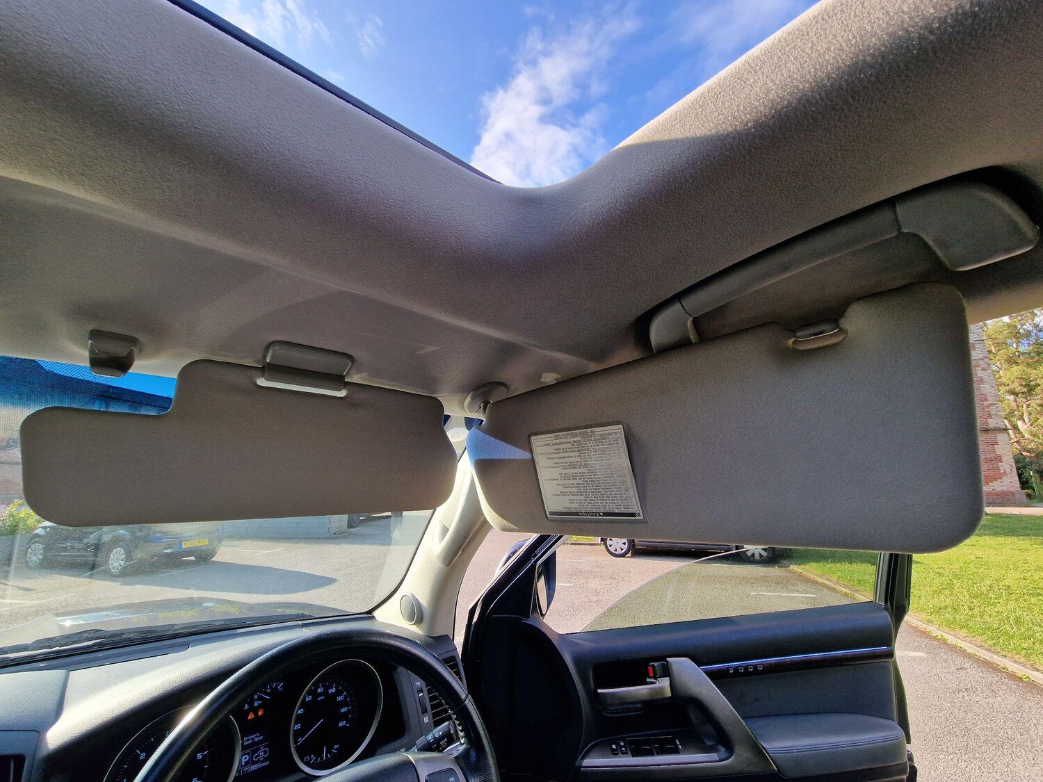 Used Toyota Land Cruiser 2011 for sale - 77671384: Photo 75