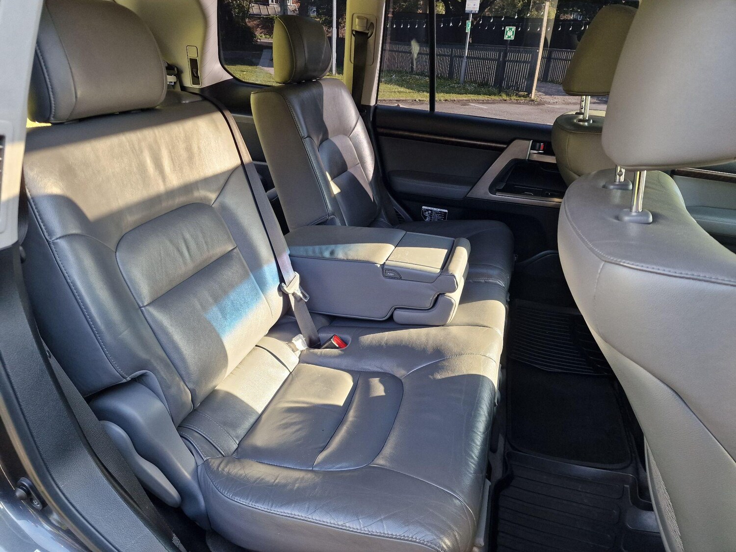 Used Toyota Land Cruiser 2011 for sale - 77671384: Photo 80