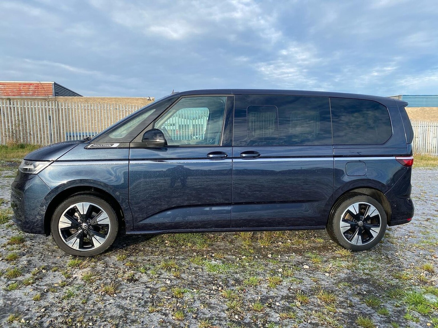 Used Volkswagen Multivan 2025 for sale - 76655920: Photo 5