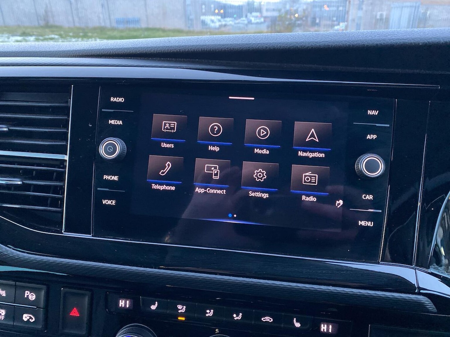 Used Volkswagen Caravelle 2020 for sale - 76713193: Photo 12