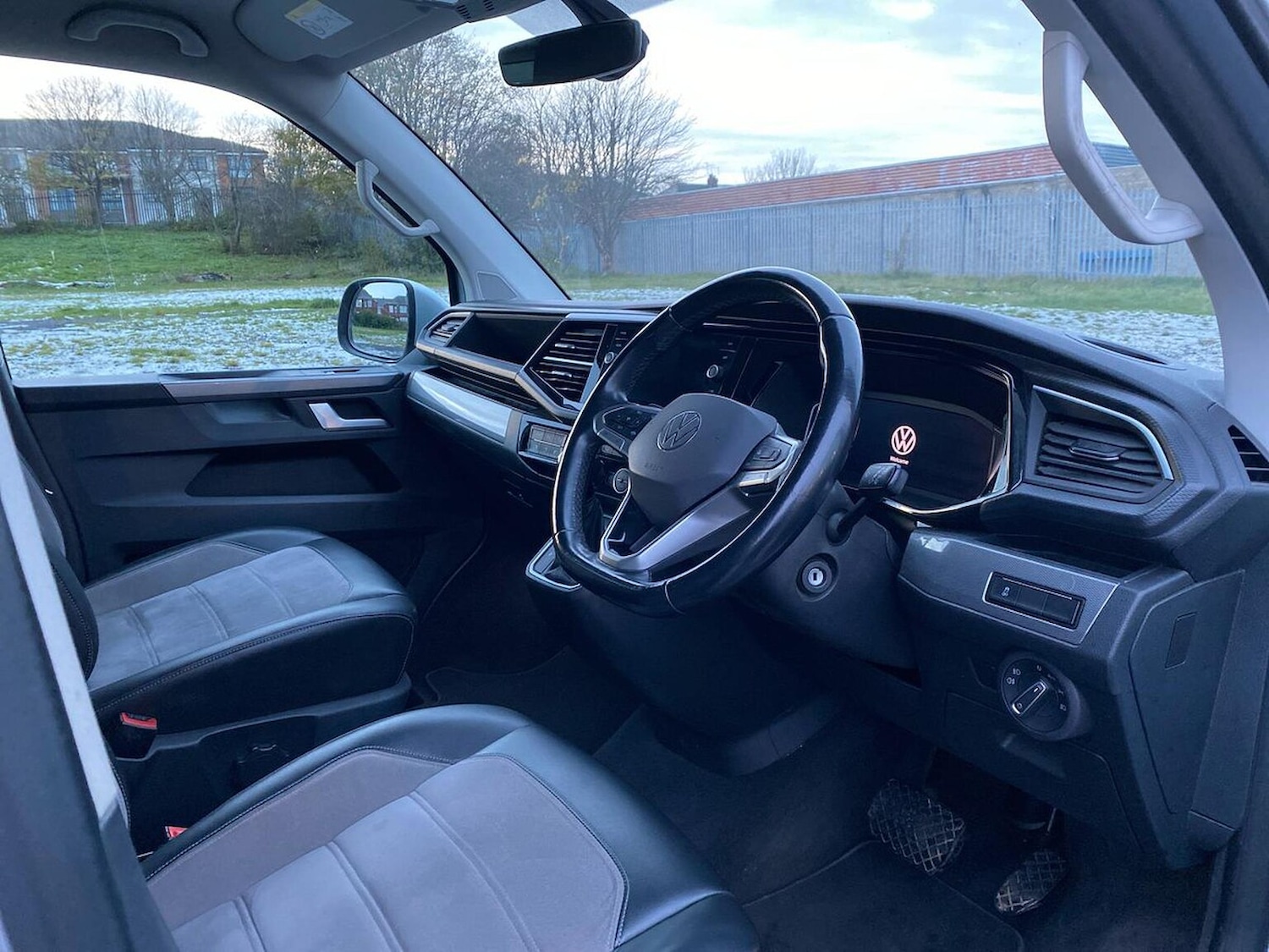 Used Volkswagen Caravelle 2020 for sale - 76713193: Photo 16