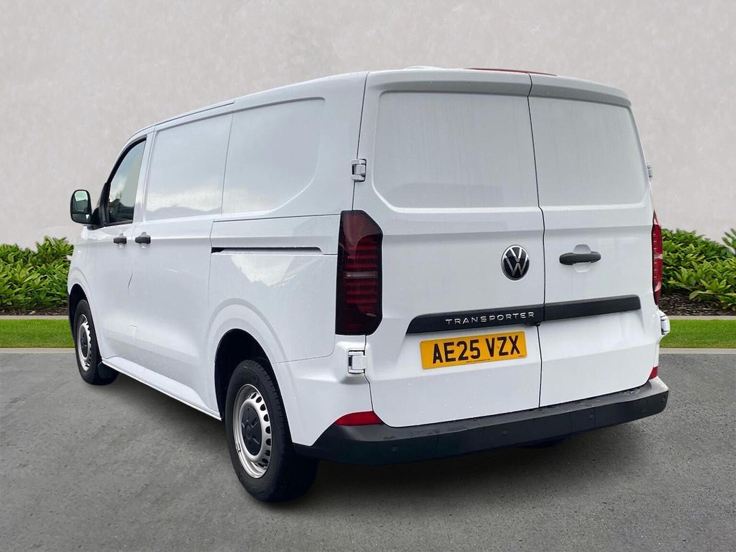 Used Volkswagen Transporter 2025 for sale - 77946110: Photo 2