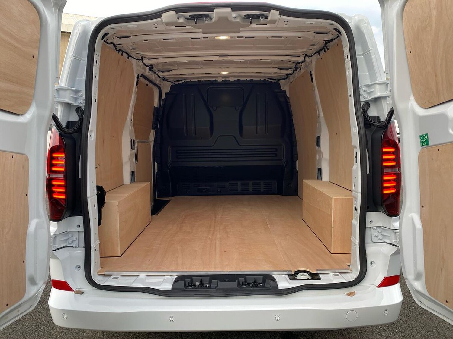 Used Volkswagen Transporter 2025 for sale - 77487789: Photo 17