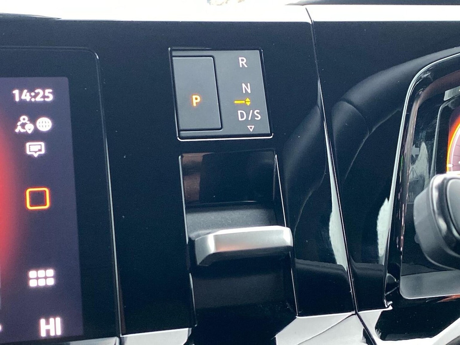 Used Volkswagen Multivan 2025 for sale - 77896302: Photo 17