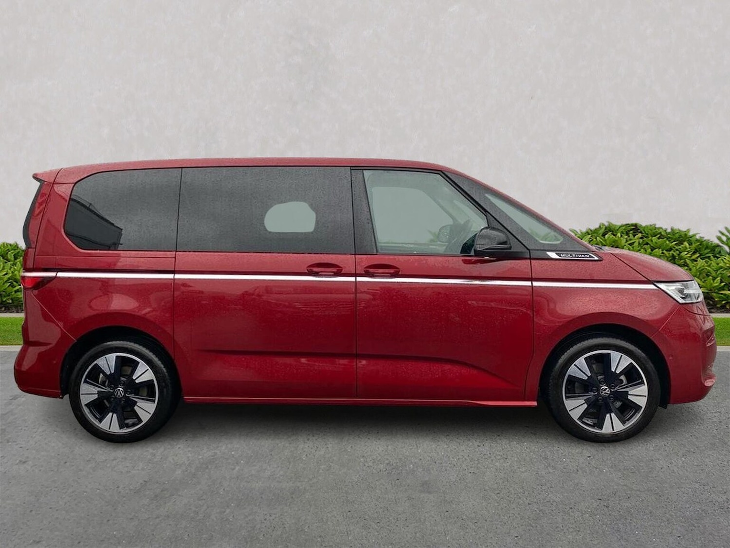 Used Volkswagen Multivan 2025 for sale - 77896302: Photo 3