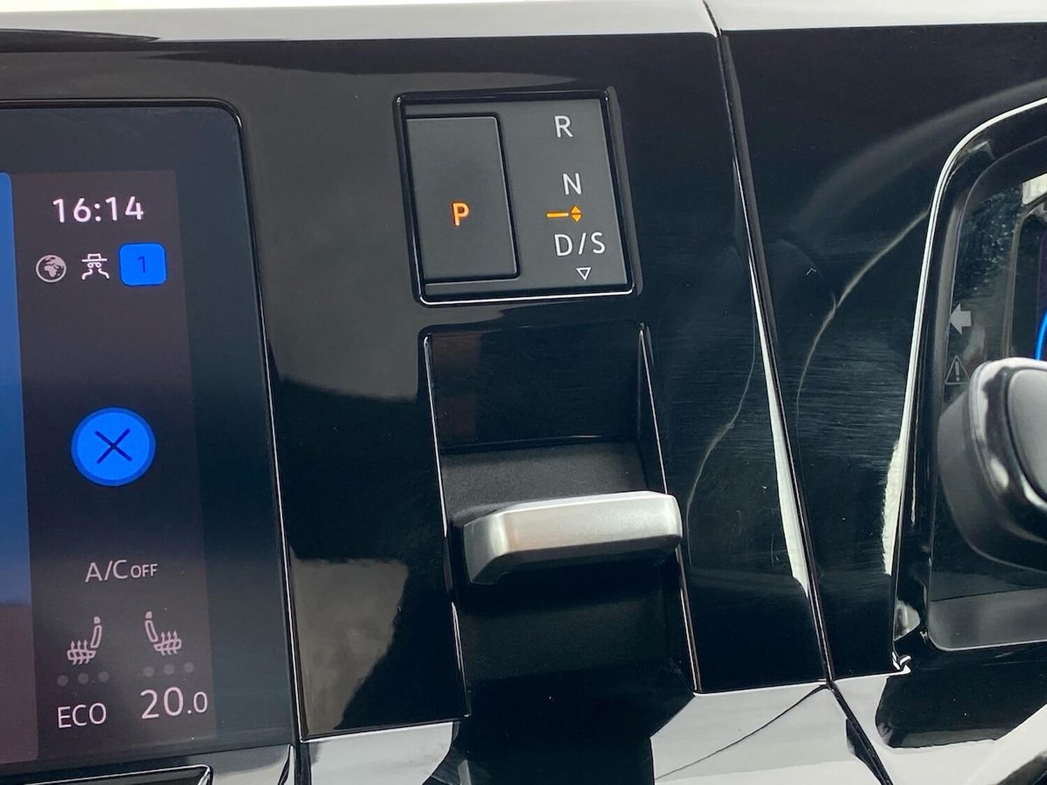 Used Volkswagen Multivan 2024 for sale - 78194980: Photo 15