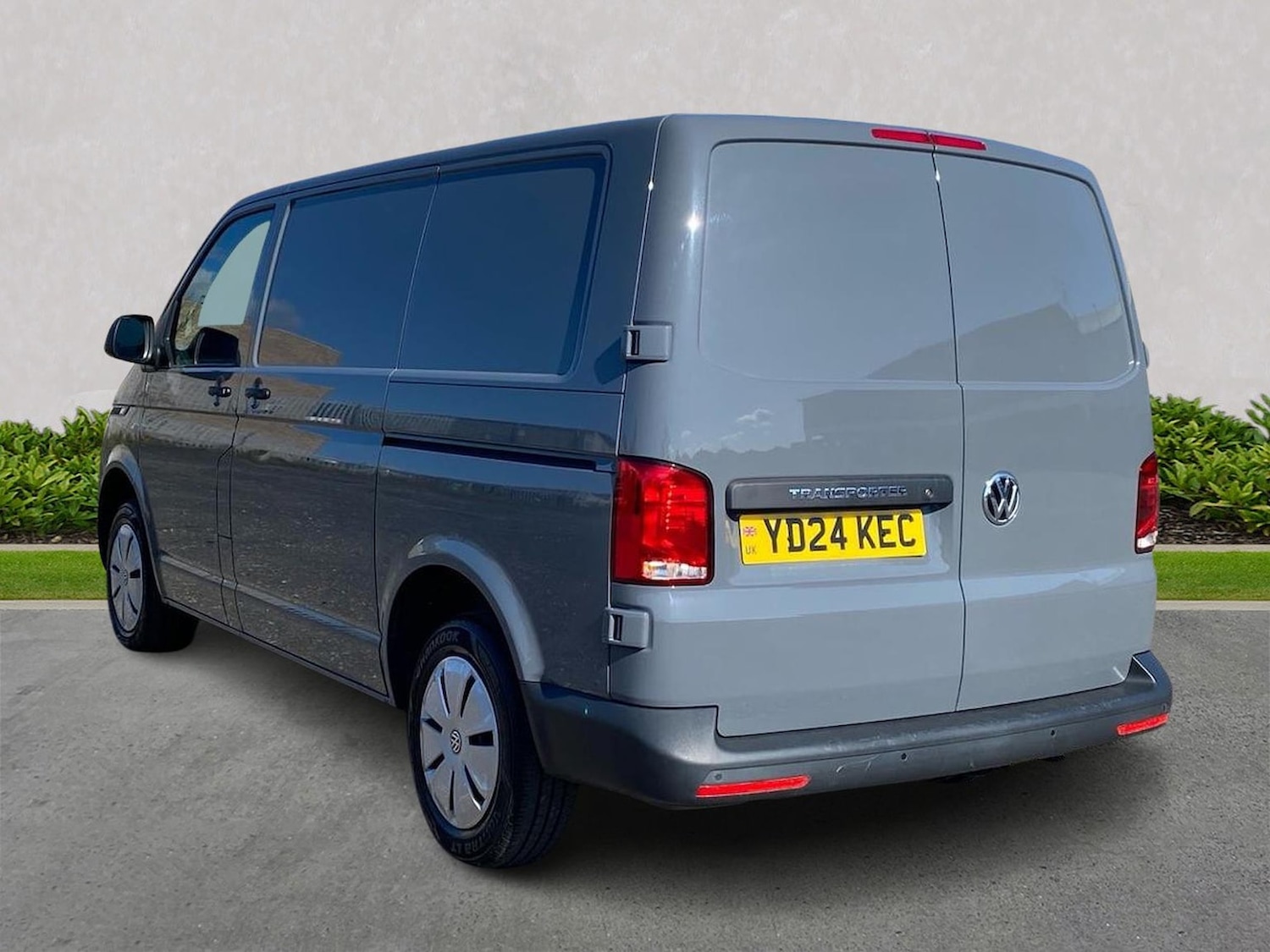 Used Volkswagen Transporter 2024 for sale - 78194716: Photo 2