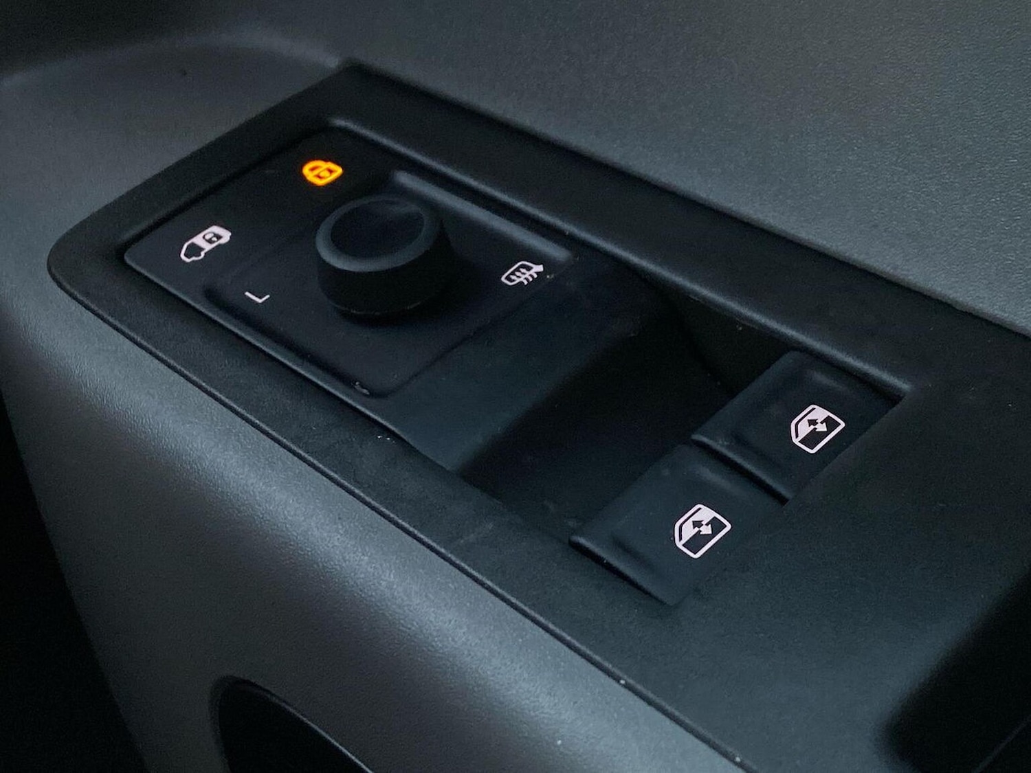 Used Volkswagen ID.Buzz 2023 for sale - 77008235: Photo 35