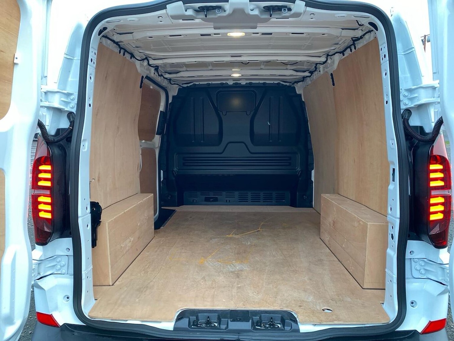 Used Volkswagen Transporter 2025 for sale - 77872098: Photo 9