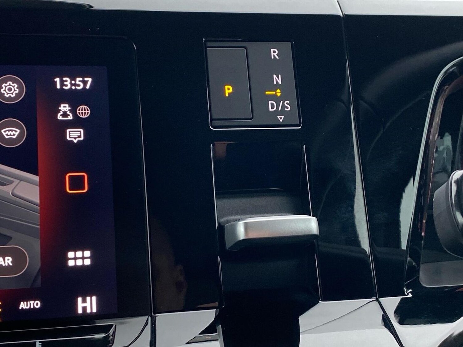 Used Volkswagen Multivan 2025 for sale - 77802147: Photo 17