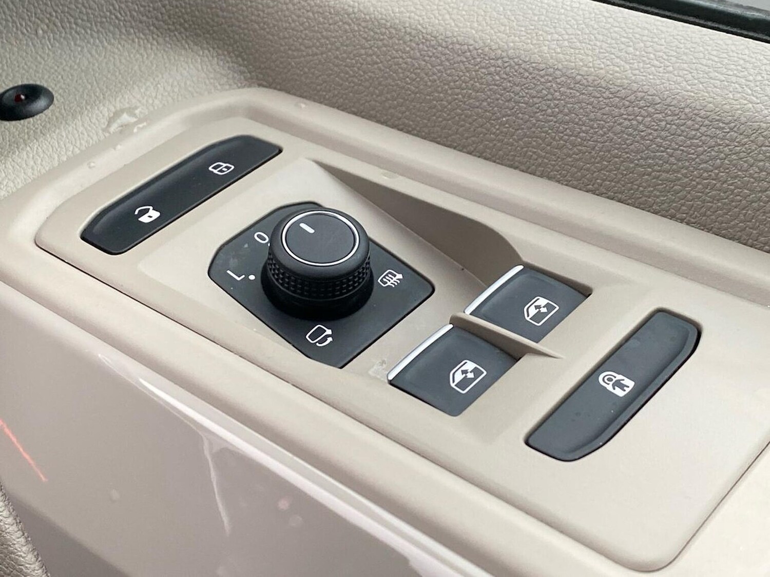 Used Volkswagen Multivan 2025 for sale - 77802147: Photo 34