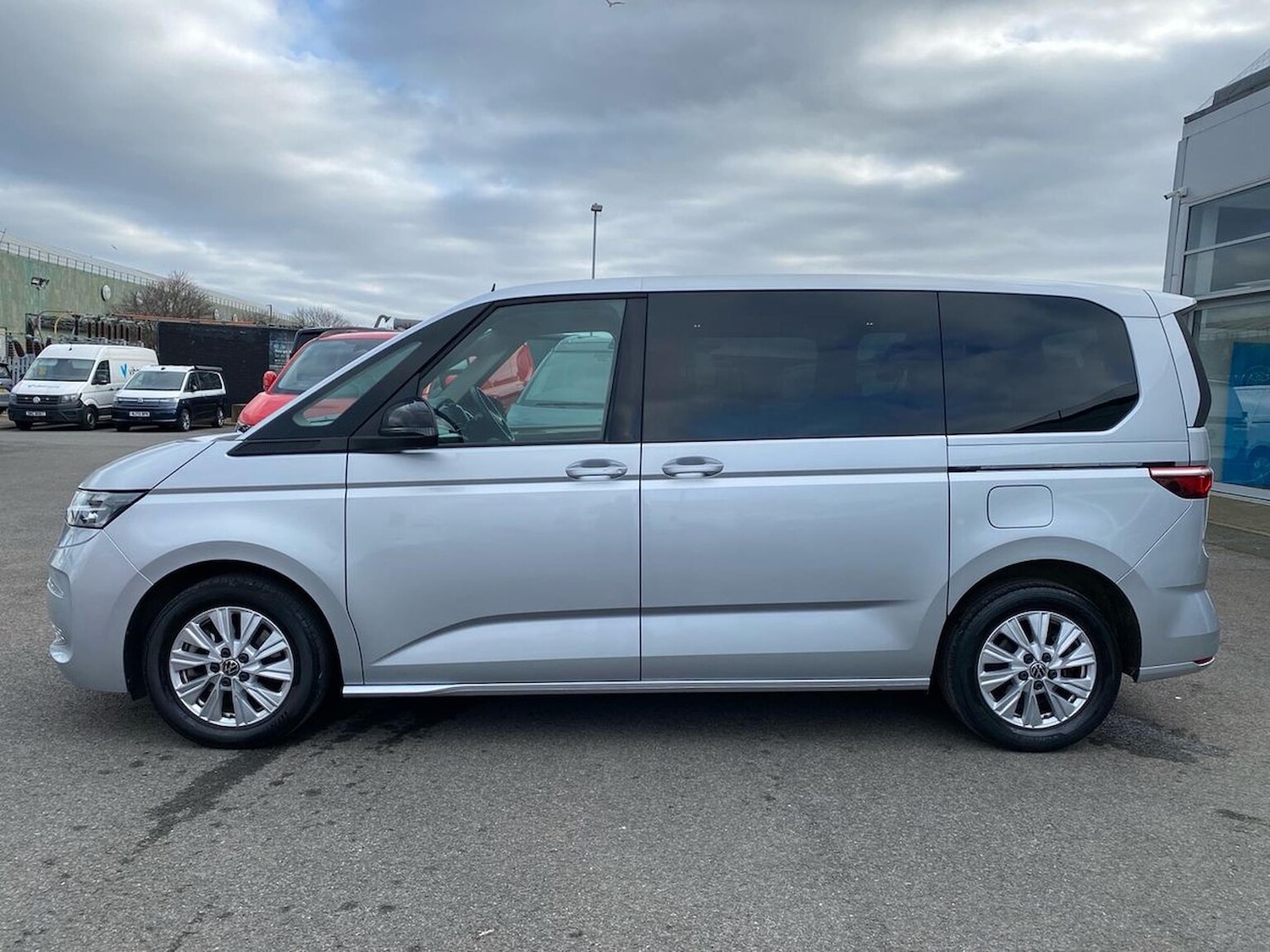 Used Volkswagen Multivan 2024 for sale - 78194856: Photo 11