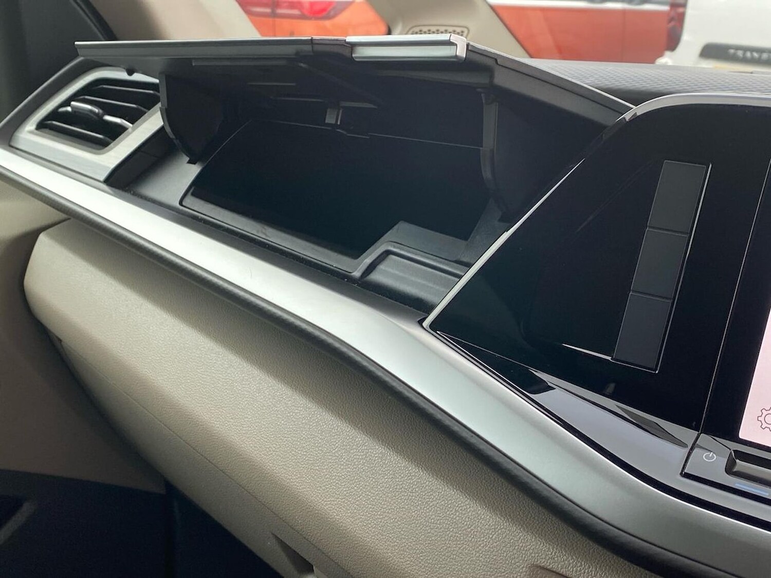 Used Volkswagen Multivan 2024 for sale - 78194856: Photo 41