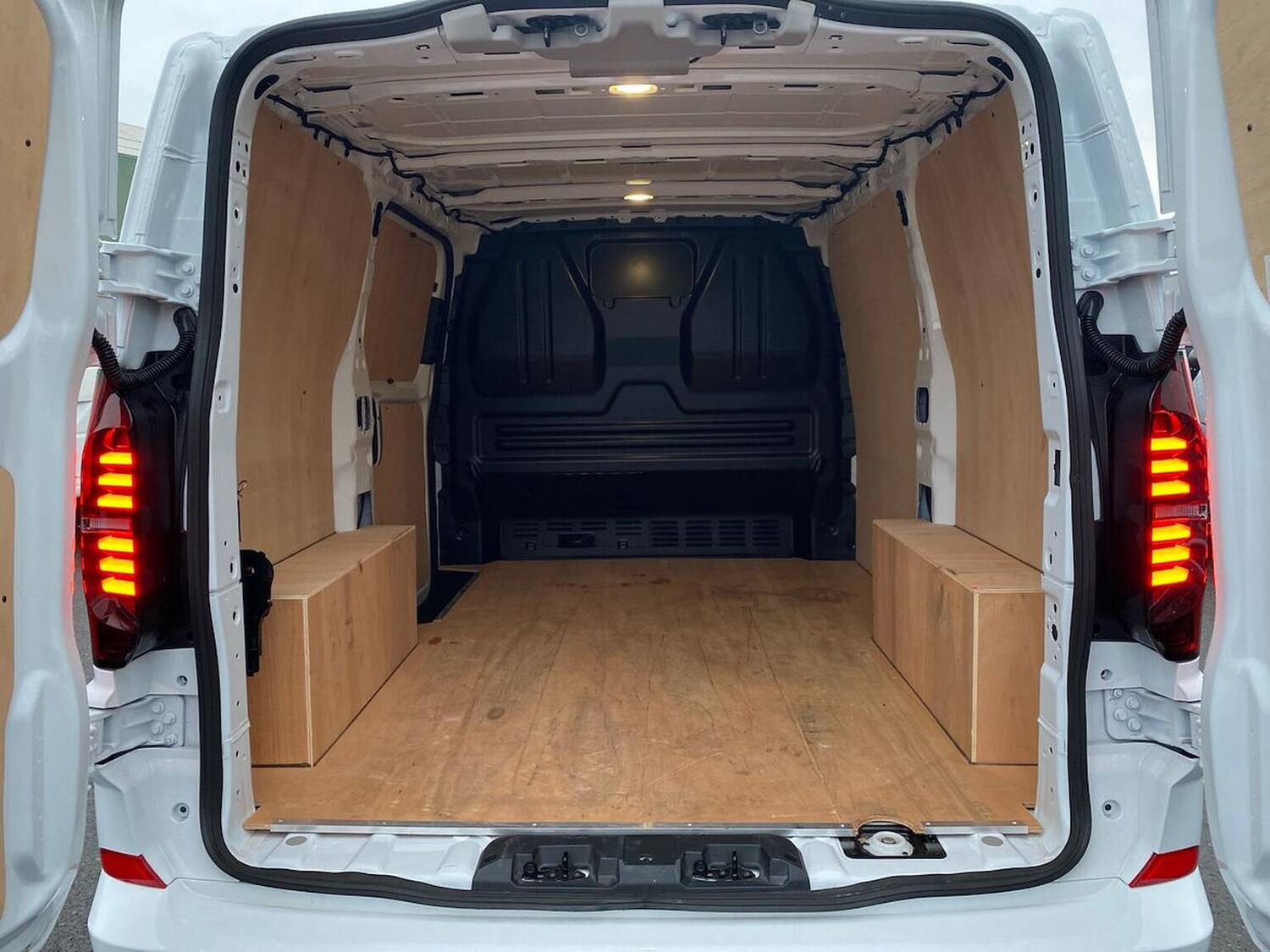 Used Volkswagen Transporter 2025 for sale - 77028140: Photo 11