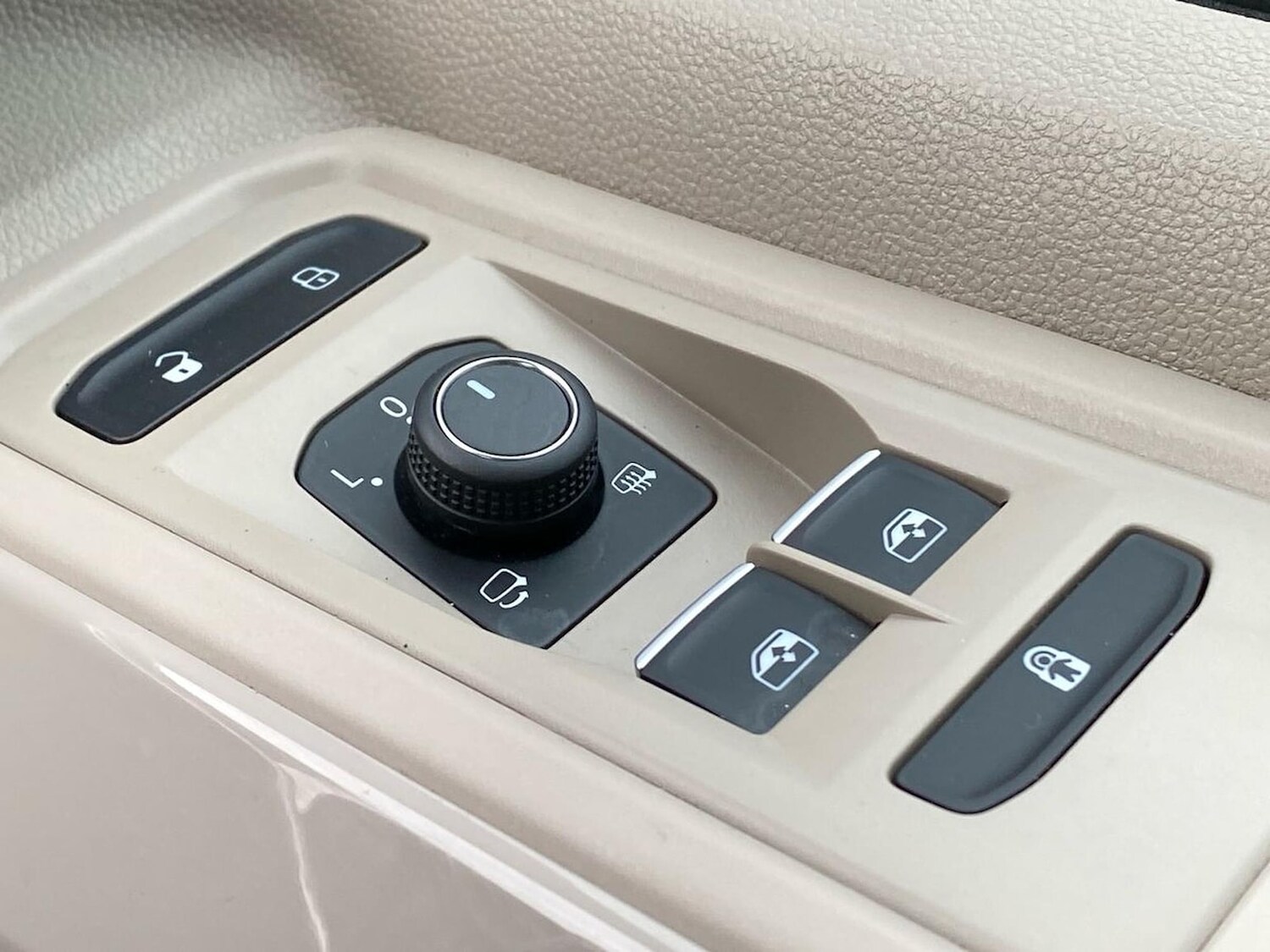 Used Volkswagen Multivan 2025 for sale - 78176539: Photo 36