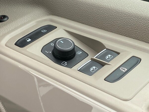 Used Volkswagen Multivan 2024 for sale - 75481840: Photo 35