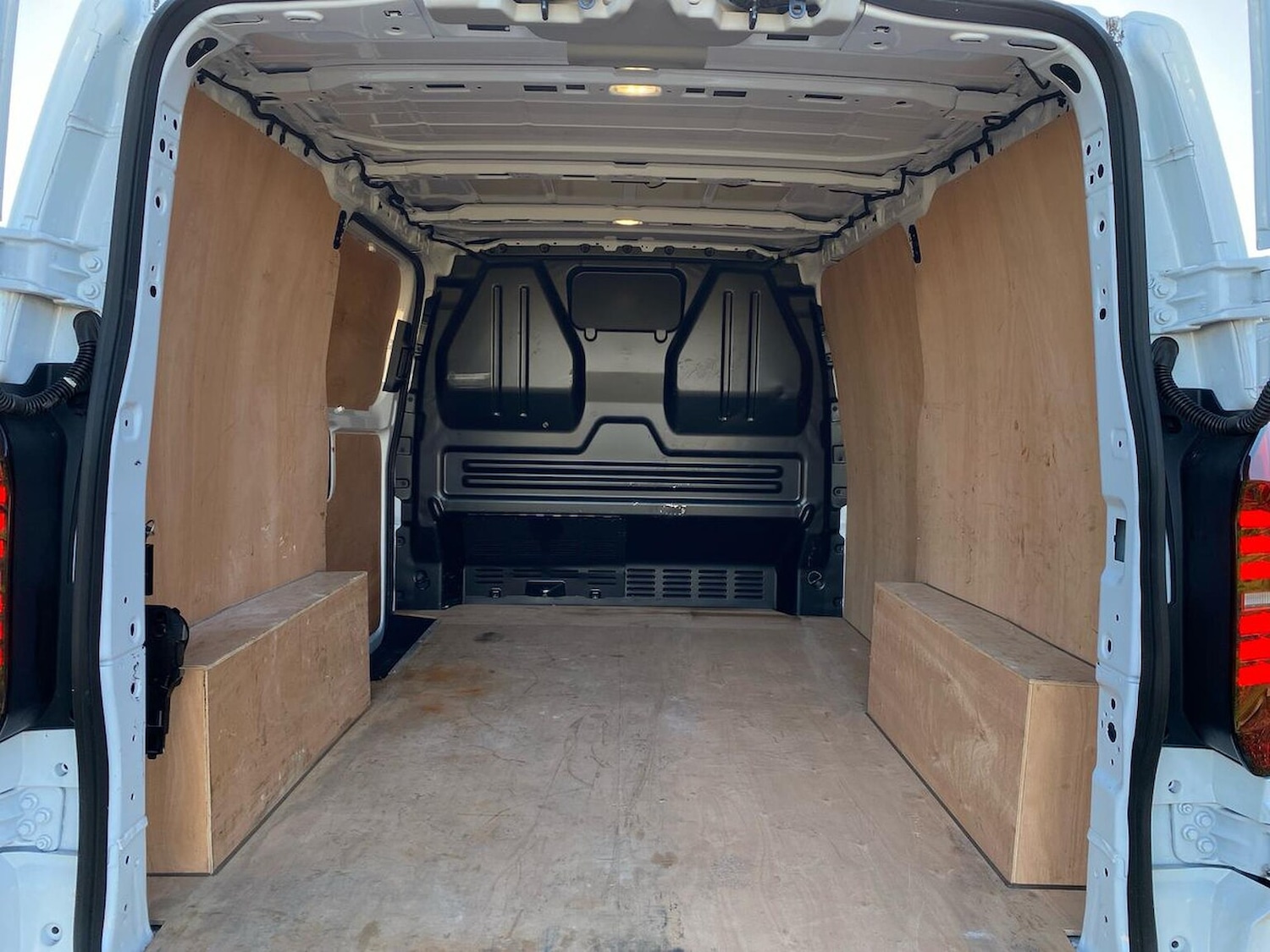 Used Volkswagen Transporter 2025 for sale - 76785241: Photo 9