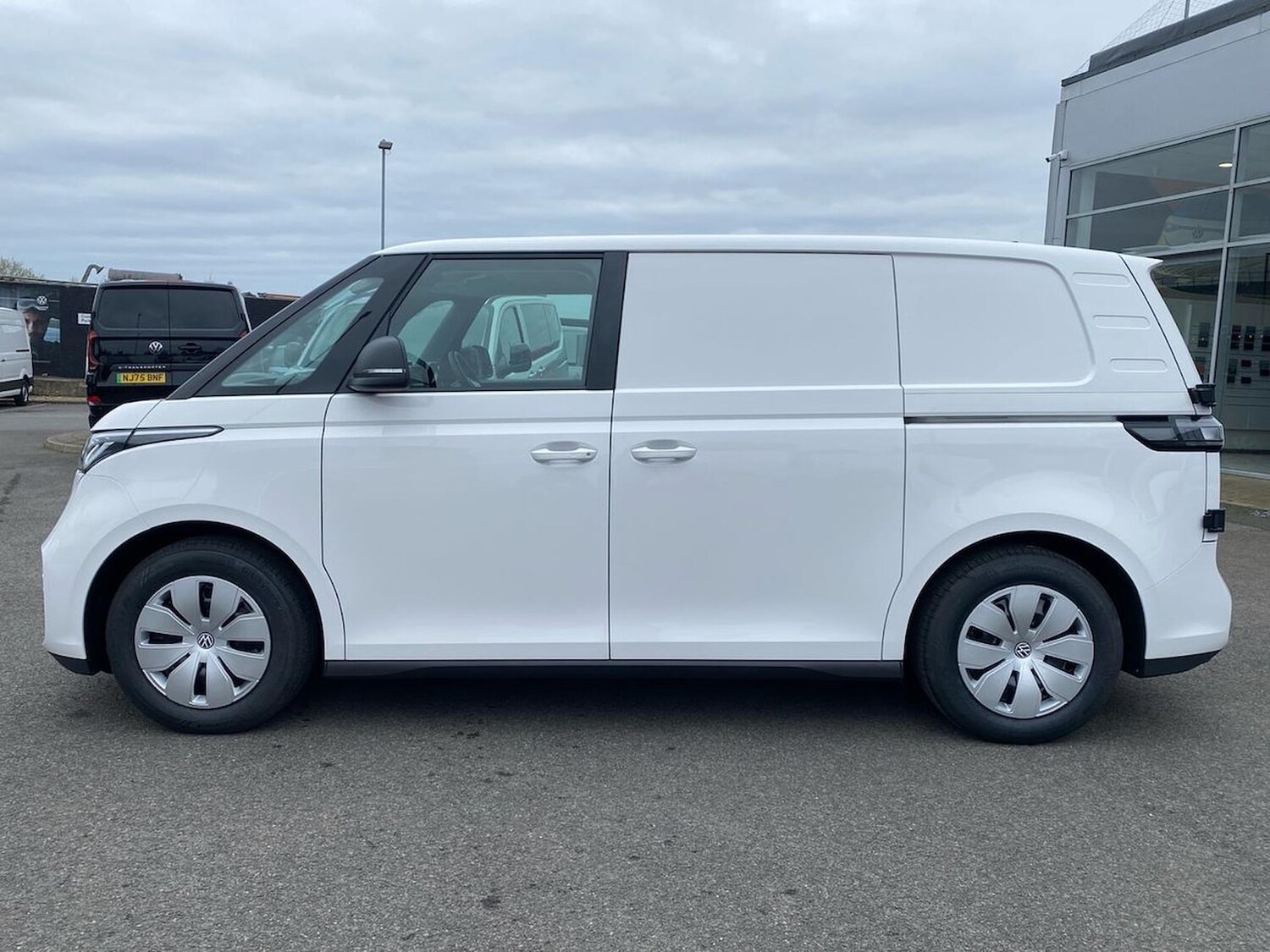 Used Volkswagen ID.Buzz 2026 for sale - 78194708: Photo 9