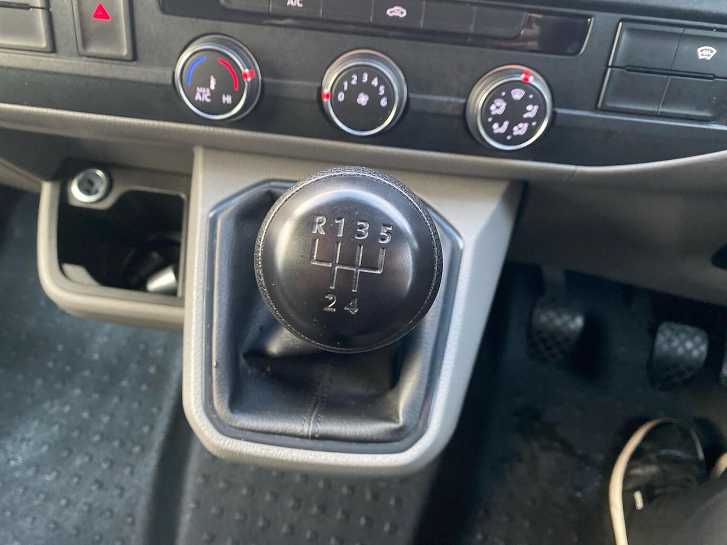 Used Volkswagen Transporter 2024 for sale - 76638886: Photo 17