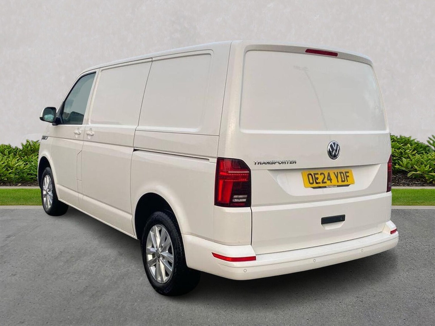 Used Volkswagen Transporter 2024 for sale - 76638886: Photo 2