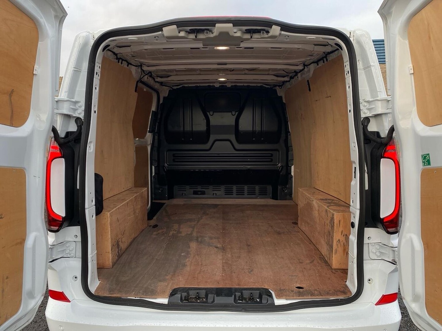 Used Volkswagen Transporter 2025 for sale - 77073248: Photo 11