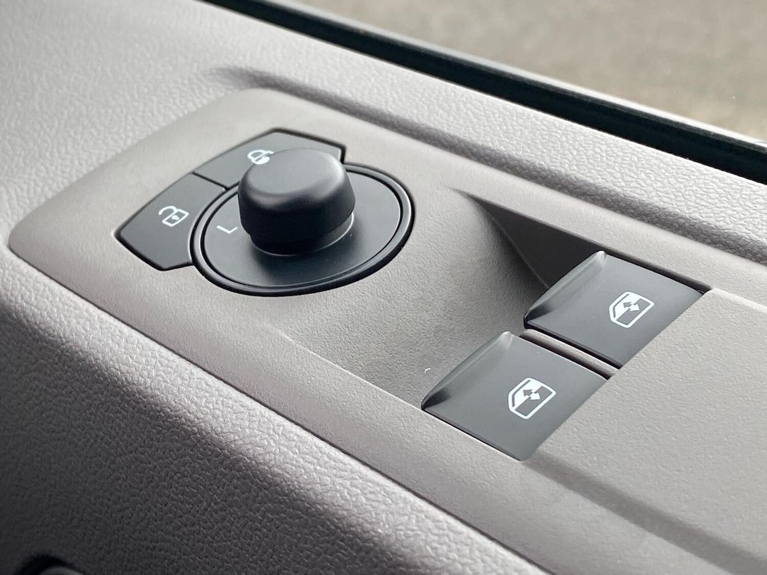 Used Volkswagen Transporter Shuttle 2026 for sale - 78191019: Photo 37