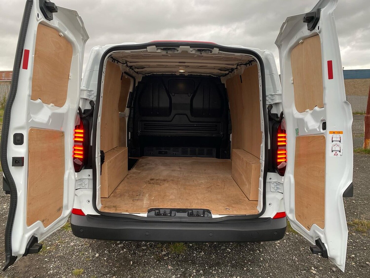 Used Volkswagen Transporter 2025 for sale - 76450568: Photo 17