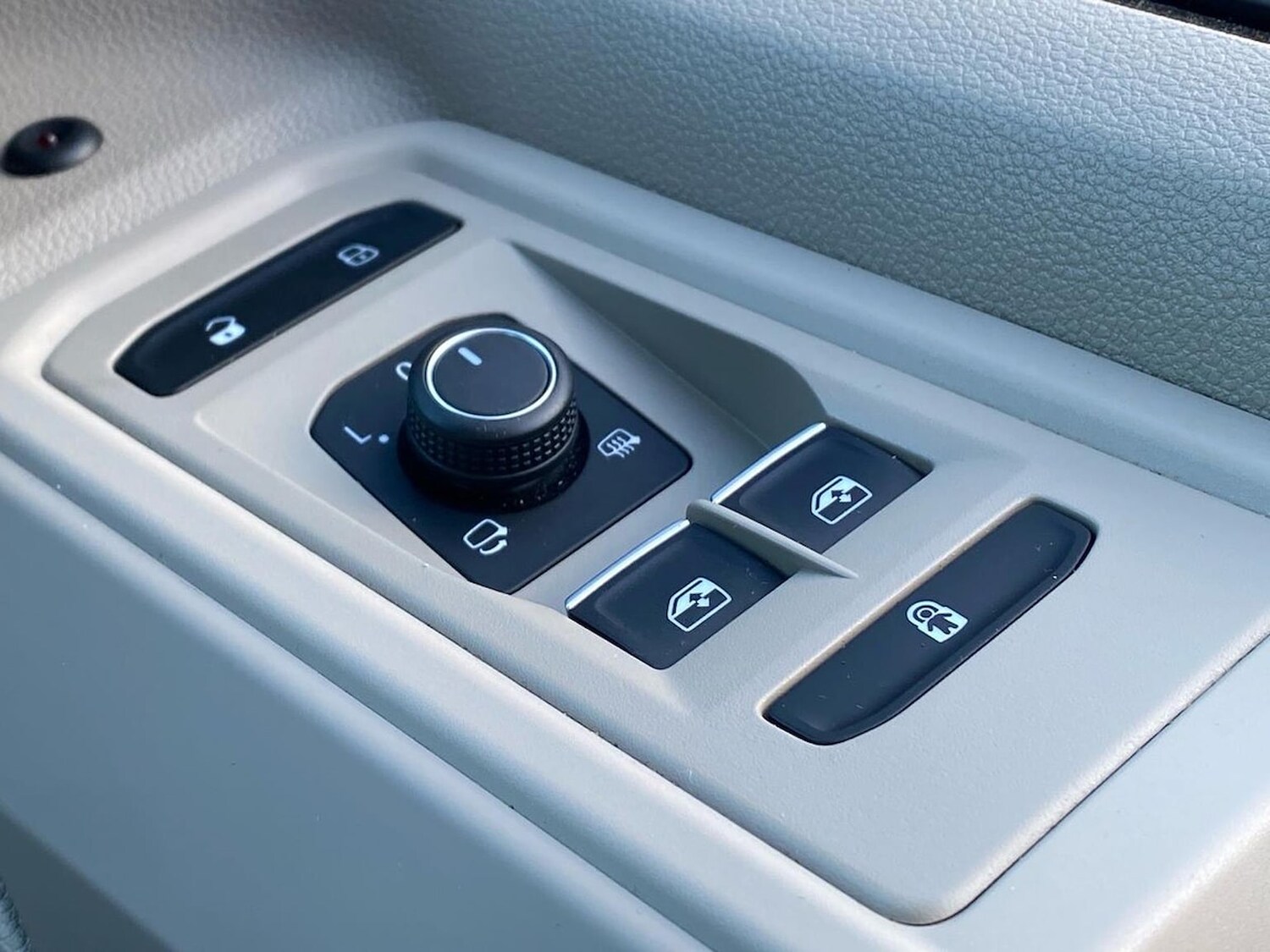 Used Volkswagen Multivan 2024 for sale - 78194711: Photo 38