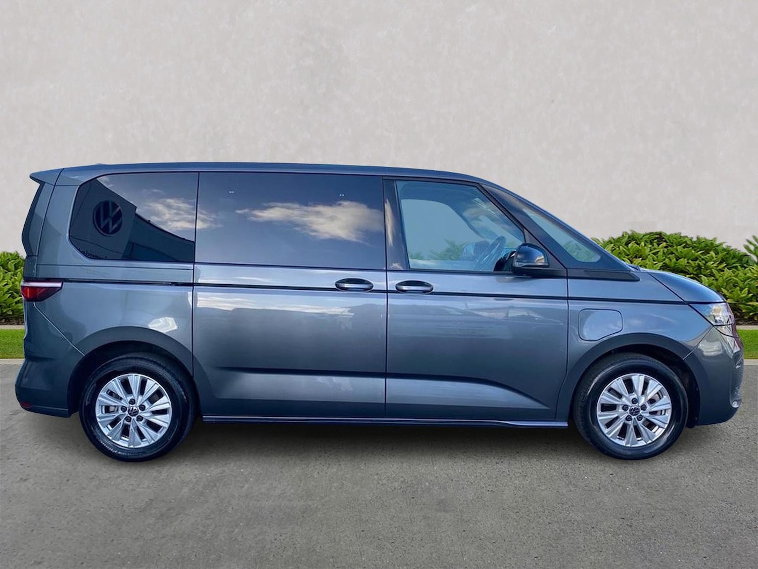 Used Volkswagen Multivan 2024 for sale - 78194711: Photo 5